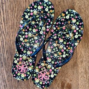 Tory Burch Floral Black Sandals Flip Flops 🩴
